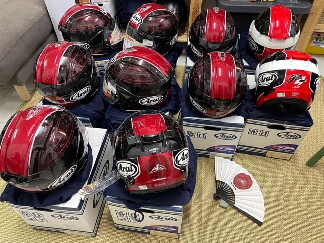 Arai Taira Racing Limited Edition, setiap satu bernombor.