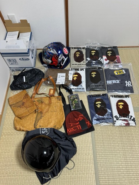 Beg peta, Arc'teryx, FR2, BAPE, Shoei J-Stream.