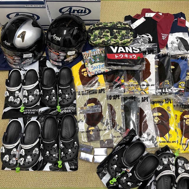 Mastermind x Crocs dan helmet Arai